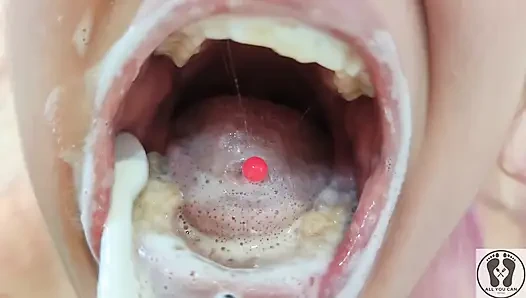 4K языком, Uvula лицо, зубная щетка, хорошее качество изображение
