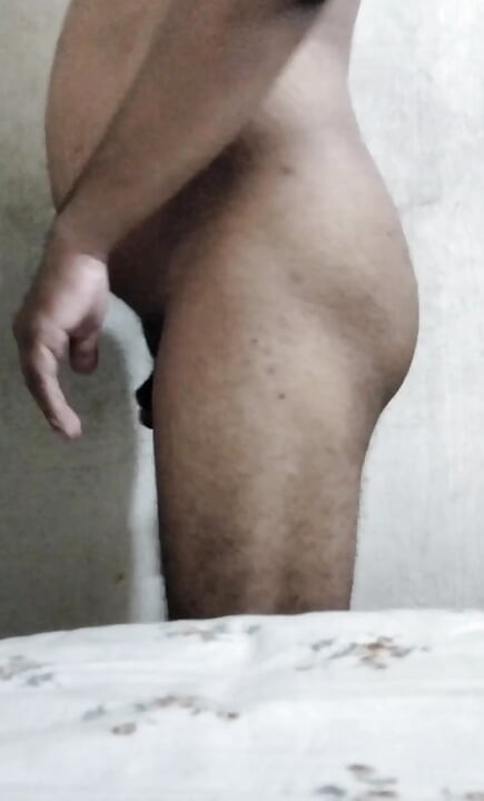 Mi culo necesita pollas. Hola pollas vamos de fiesta todo el día
