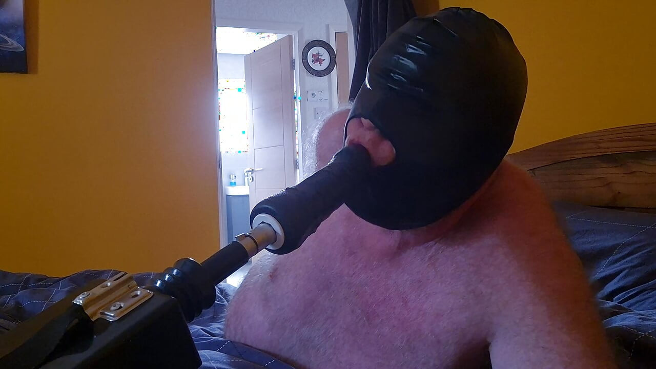 Strojni dildo pušenje