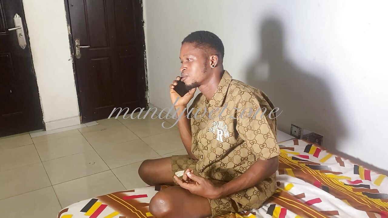 सांवली सेक्सी होटल परिचारक मुझे उसकी गीली रसीली चूत परोसती है