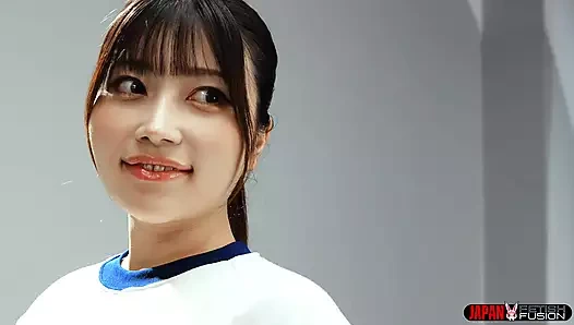 Hinami Ishikawa verspieltes Food Crush: Turnschuhe & Socken erfreuen sich