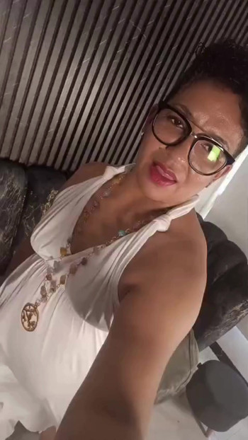 Sexy kisses for you