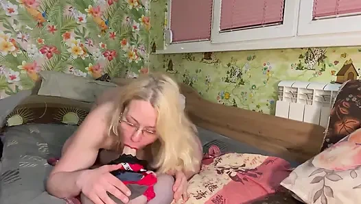 Трусики извращенца по комнате наказали, а затем удивили