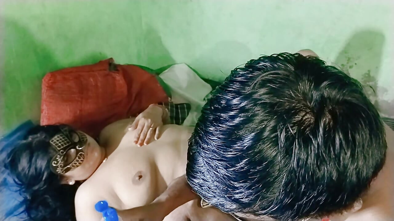 Busty MILF aunty oil massage (hot desi porn)