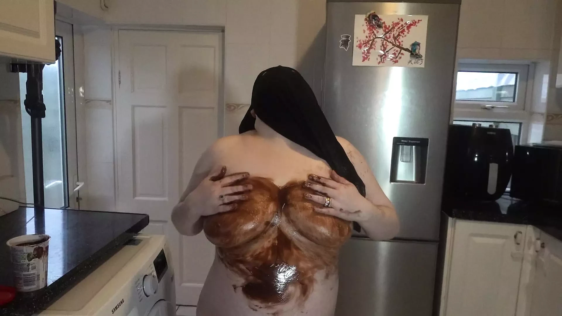 Niqab çıplak çikolata sosu