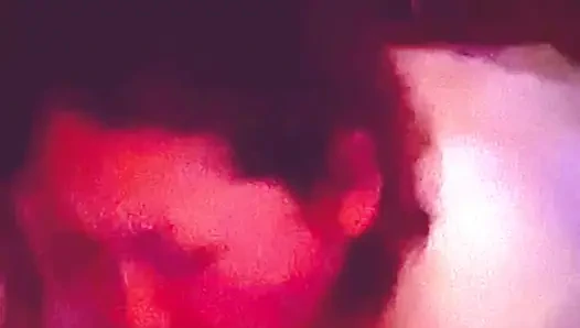 Kocam bana saplarken erkek arkadaşımı emiyor.