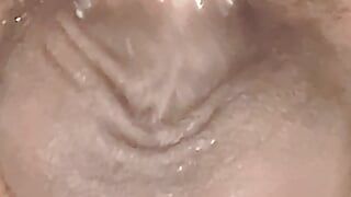 Pussy To Pussy With Big Cumshot!