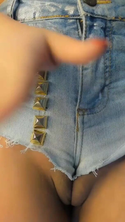 Sexy latina wearing a tight jeans shorts EXTREME CAMEL TOE AND PUSSY CLOSE UP TEASING | Clip 2