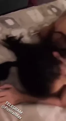 Gadis muda menyebalkan penisku