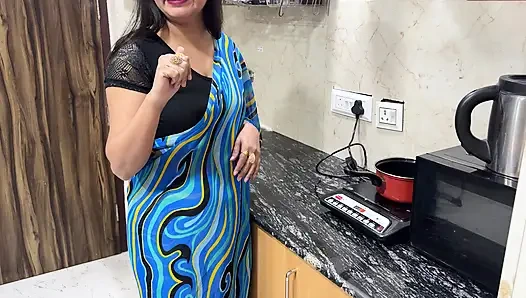 Stiefsohn mit einem großen schwanz gibt am ende seine vollbusige stiefmutter und fickt sie