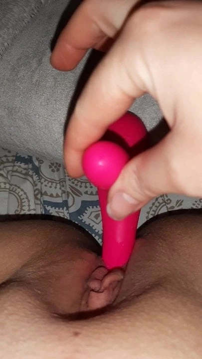 Abusing my clit while it tries to hide