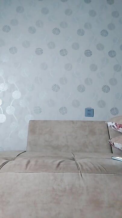 Rode lange jurk mooie witte femboy