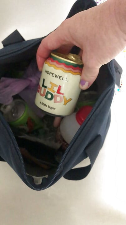 Zin in een praatje terwijl ik me uitkleed en naakt in de badkamer sta?
