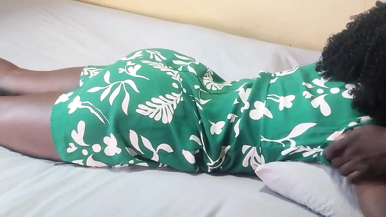 Stepsister Sneak Into My Room Wearing a Cute Dress with No Underwear Just to Get a Stepbrother's Big Cork Fuck Her Dark Pussy
