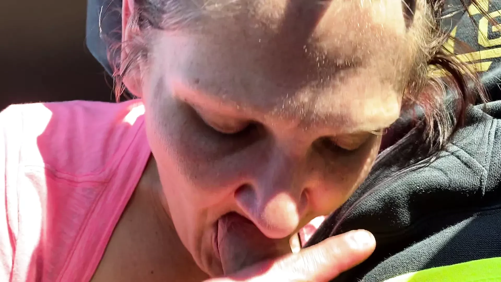 Diş yok... harika diş etleri... sürpriz!! şaplak attı!! $10 oral seks!!