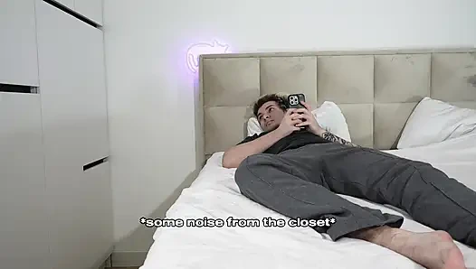 Hantu menyeluruh ke kamarmu untuk menguras semua spermamu