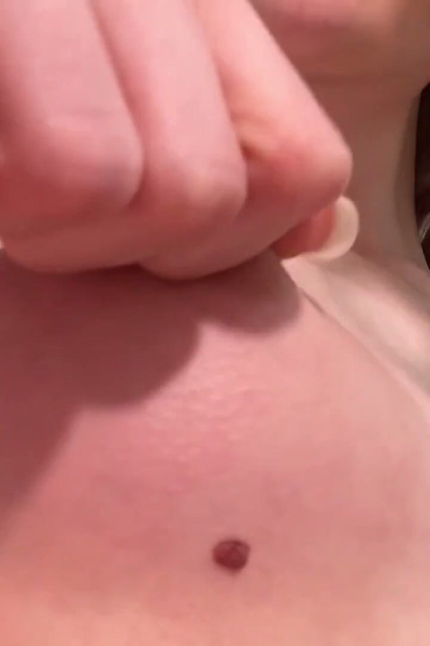 Ovulating and needy - permainan memek cewek amatir dengan toket kecil yang menggoda - sofie skye