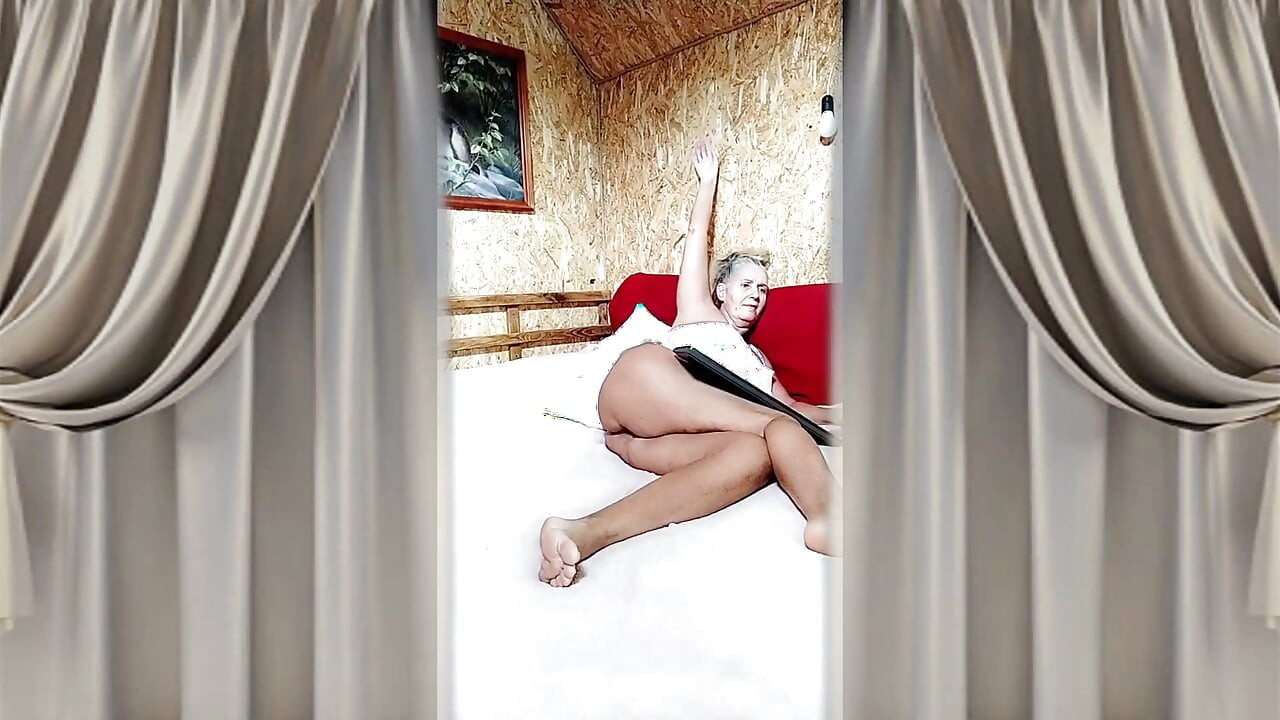 Hot Housewife Lukerya. Big Ass on a Big Bed.