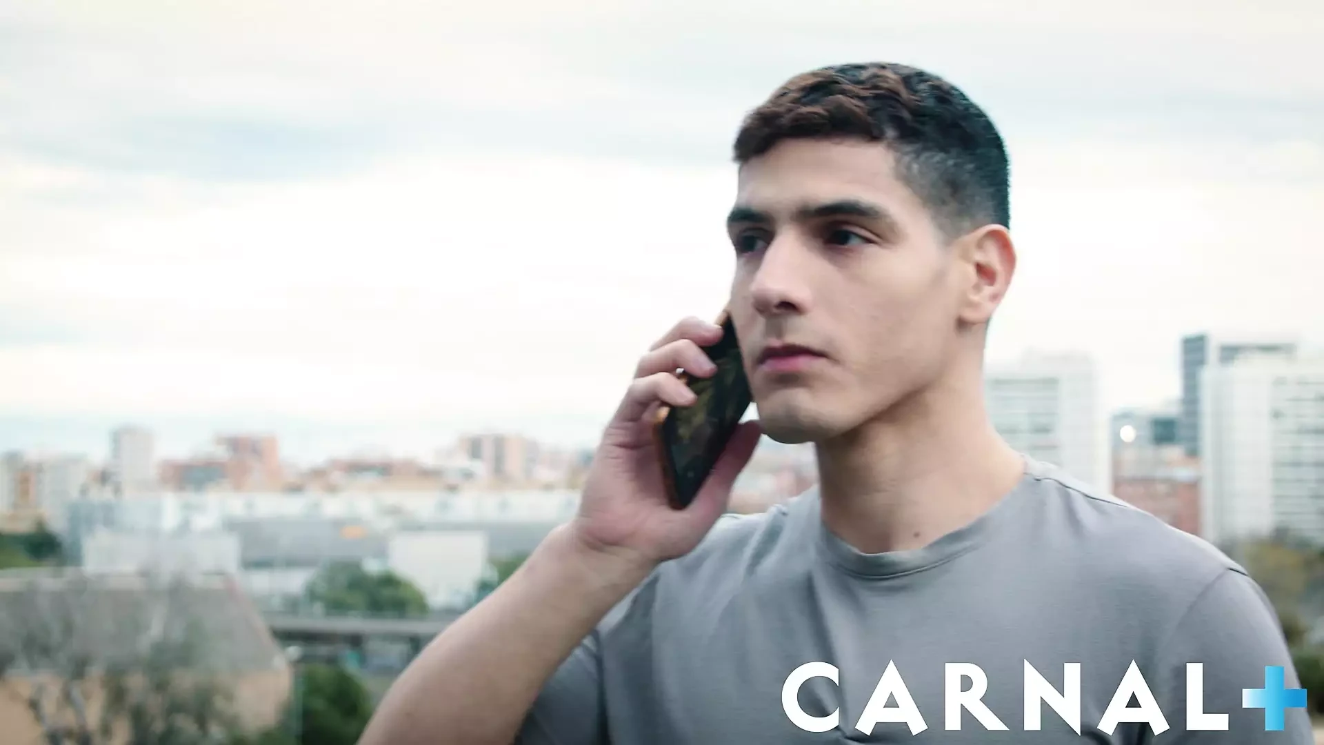 Staghomme Karim ha il buco allungato dal grosso cazzo Sir Peter