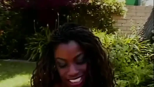 Hard black pussy licking in the garden...cum in mouth