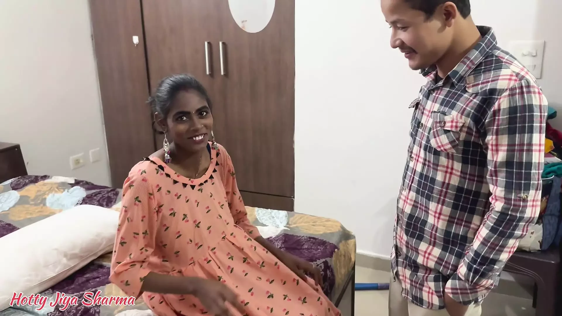 Indiana cunhada com peitos muito grandes seduz seu Cunhado