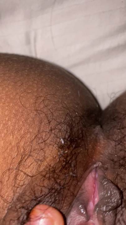 Making her pussy a little horny before fucking