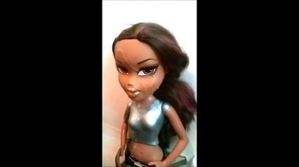 Bratz doll big facial slow motion