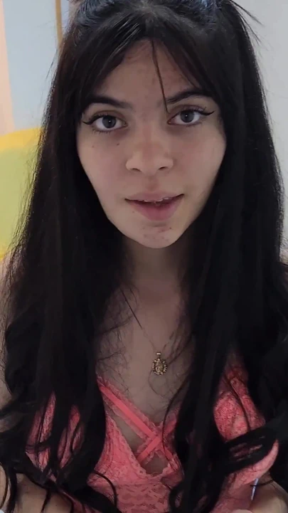 来自“性感劳拉！”令人目瞪口呆的时刻！在网络摄像头演播室里操一个素人粉丝！当她的用户观察她！粉丝”