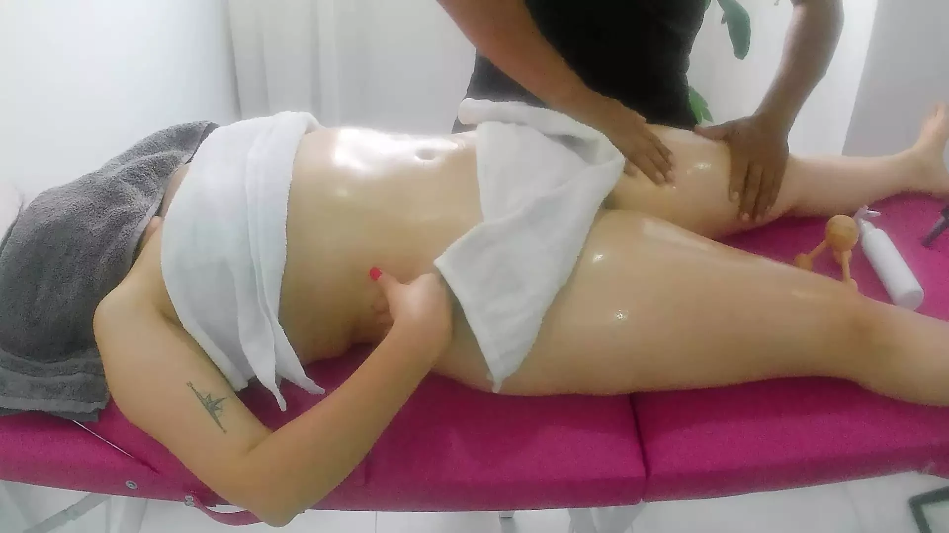 Pravi video maserke koja uzbuđuje prevarantsku maćehu
