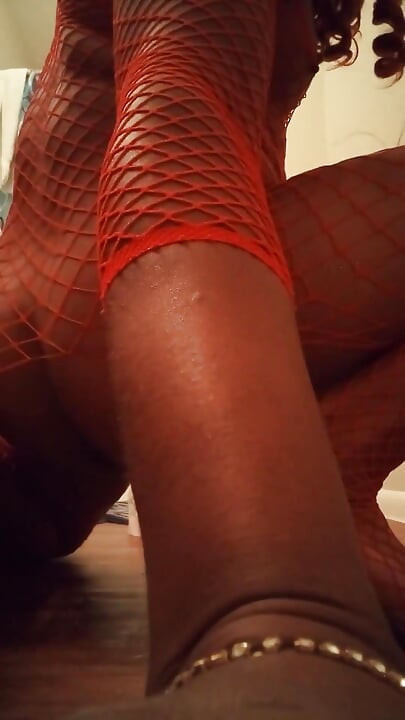 דילדו אנאלי 11 אינץ' טרנסג'נדרית בסצנת סיום אדומה