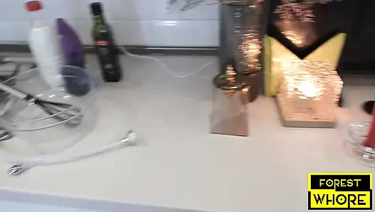 Memasak Makan Malam Liburan Mesum