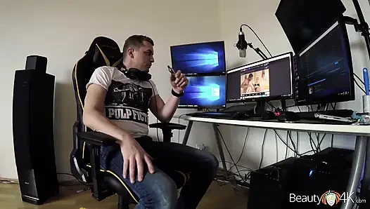 I Show How to Make the Girl Want Sex Over Again