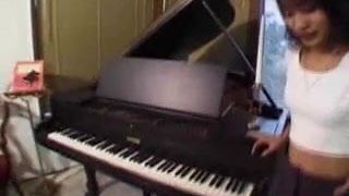 Настроювач піаніно