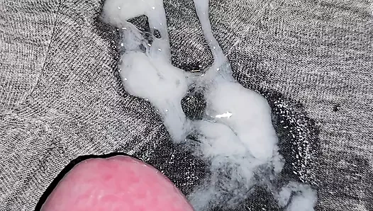 Penisi yapay vajinaya itiyor ve daha sonra boşalma 😍