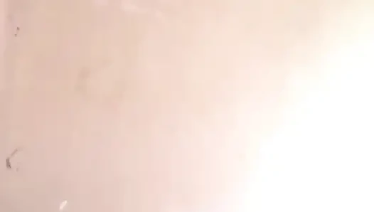 Afrikalı kadın amına dokunuyor