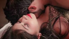 Индийская горячая девушка дези занимается хардкорным сексом в ее комнате