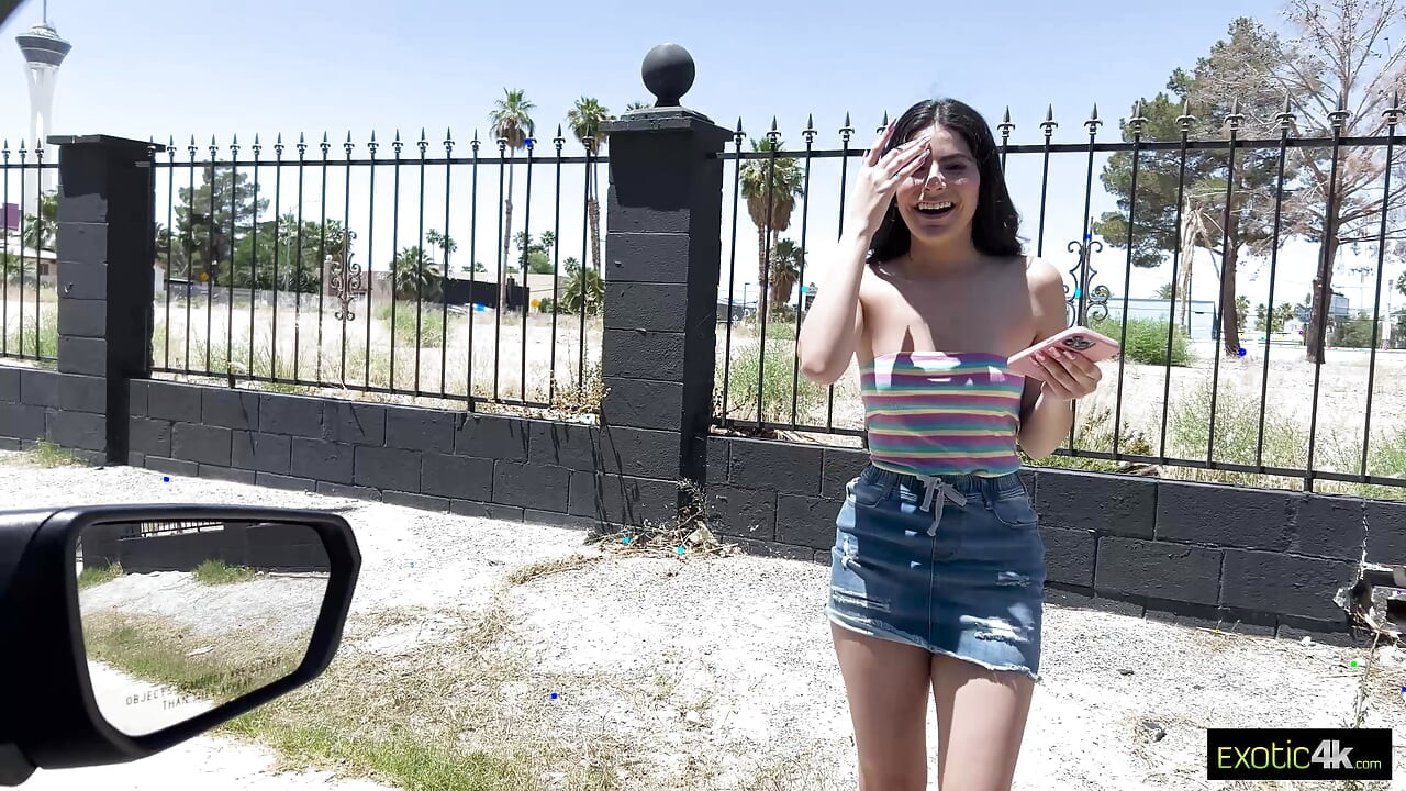 Angel Gostosa Gets Her Guts Filled