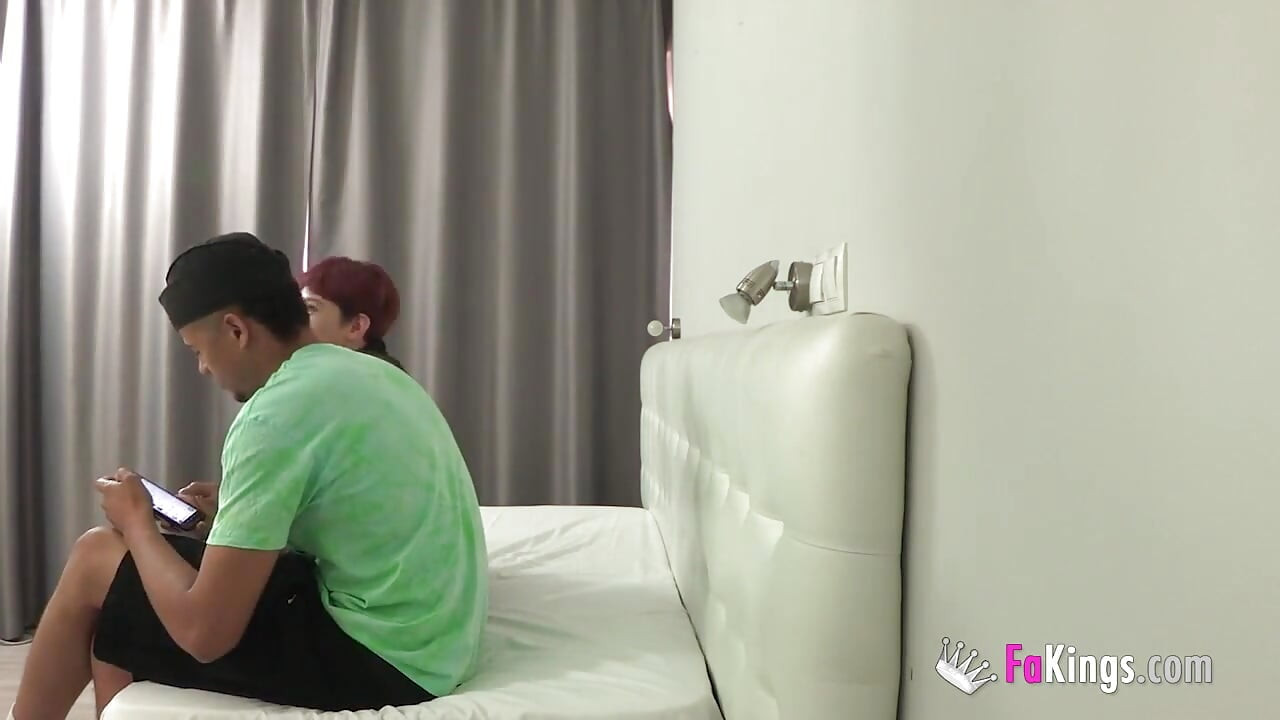 Şimdiye kadar siktiği en büyük yarak tarafından mahvediliyor!