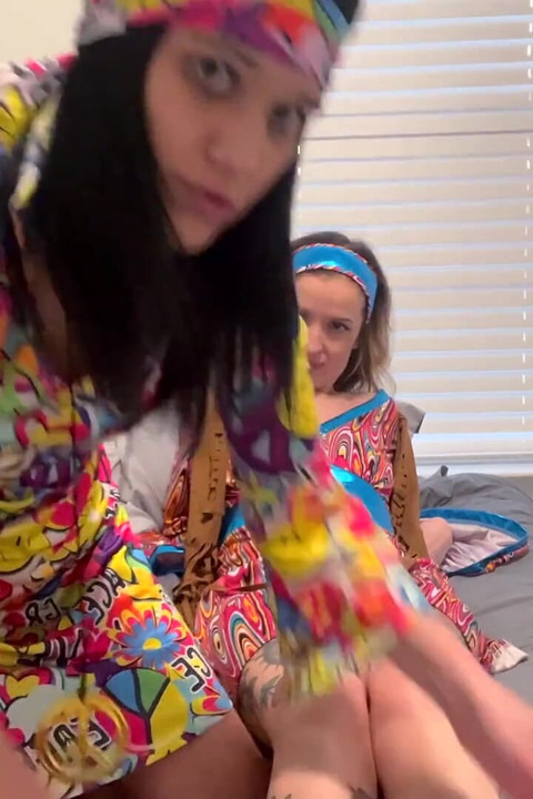 Devyn & Sutton's Groovy '60s Mutual Tickle Play 4K POV Bedtime Chaos Awaits!