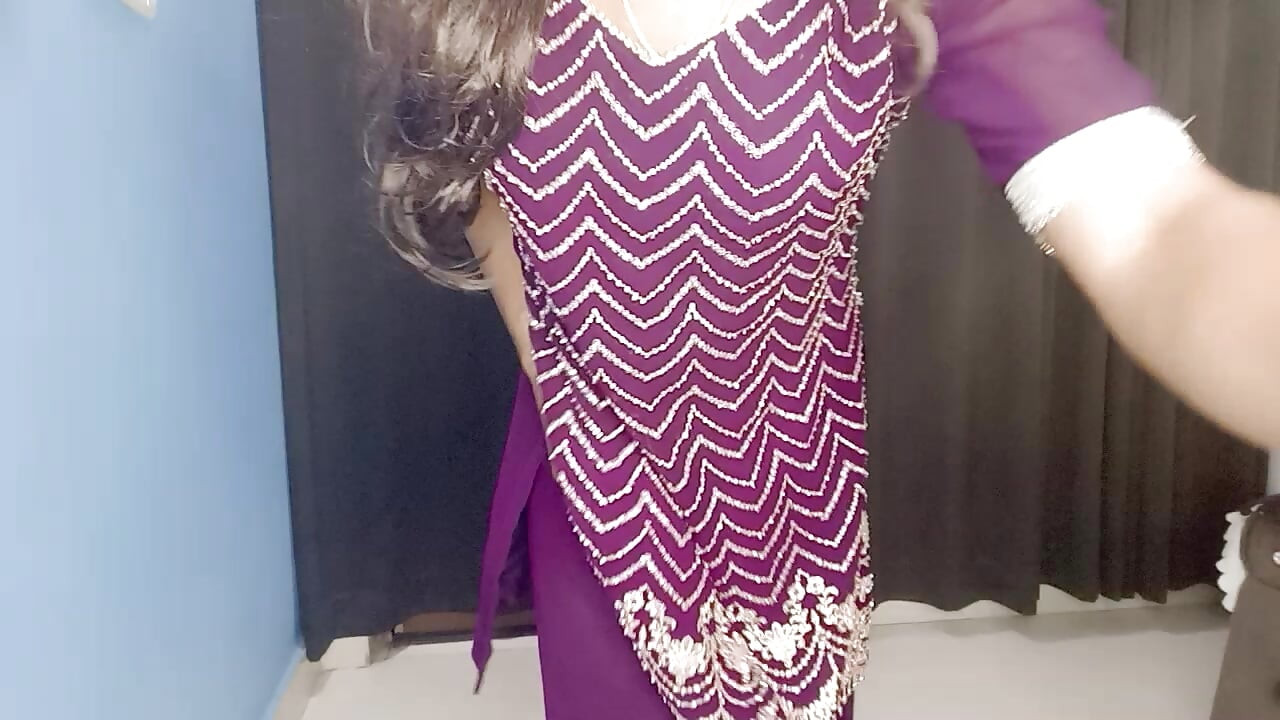 Hot Indian dress wearing lehnga and tit bra panty and
