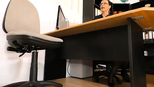 Big boobs tattooed tits fucking in the office...cum in mouth