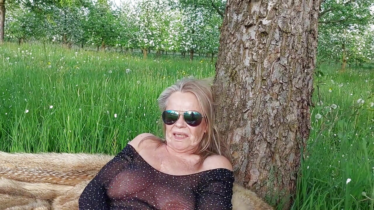 Granny Is Getting off While Masturbating Outside and Screaming!