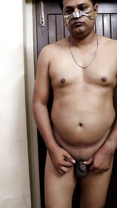 Sexy Desi Nude Boy Exposing His Big Beautiful Ass infront of Public