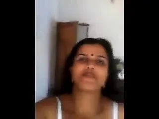 Тетя трахает пальцами