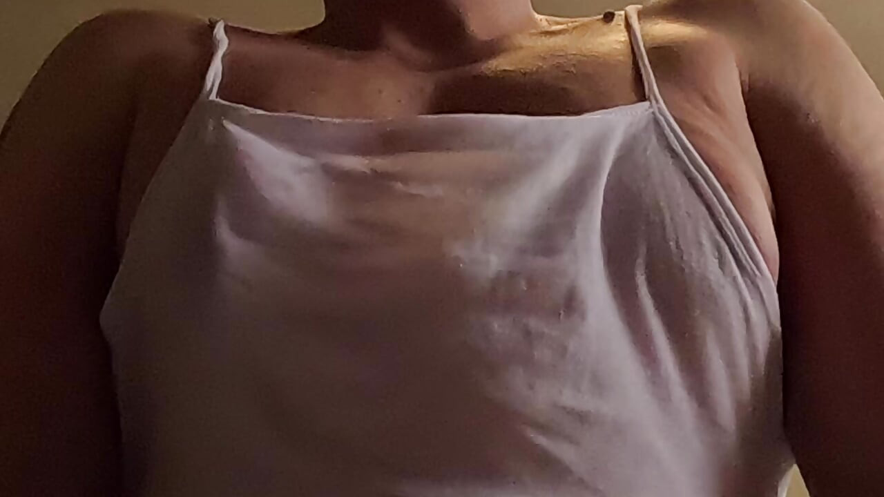 Ten minutes of blowjob training. Enjoy watching and listening.