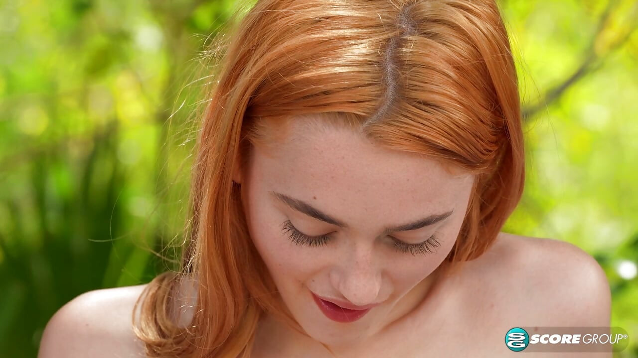 Redhead Teen Gracey Snow Enjoys a Naked Picnic and Cumming
