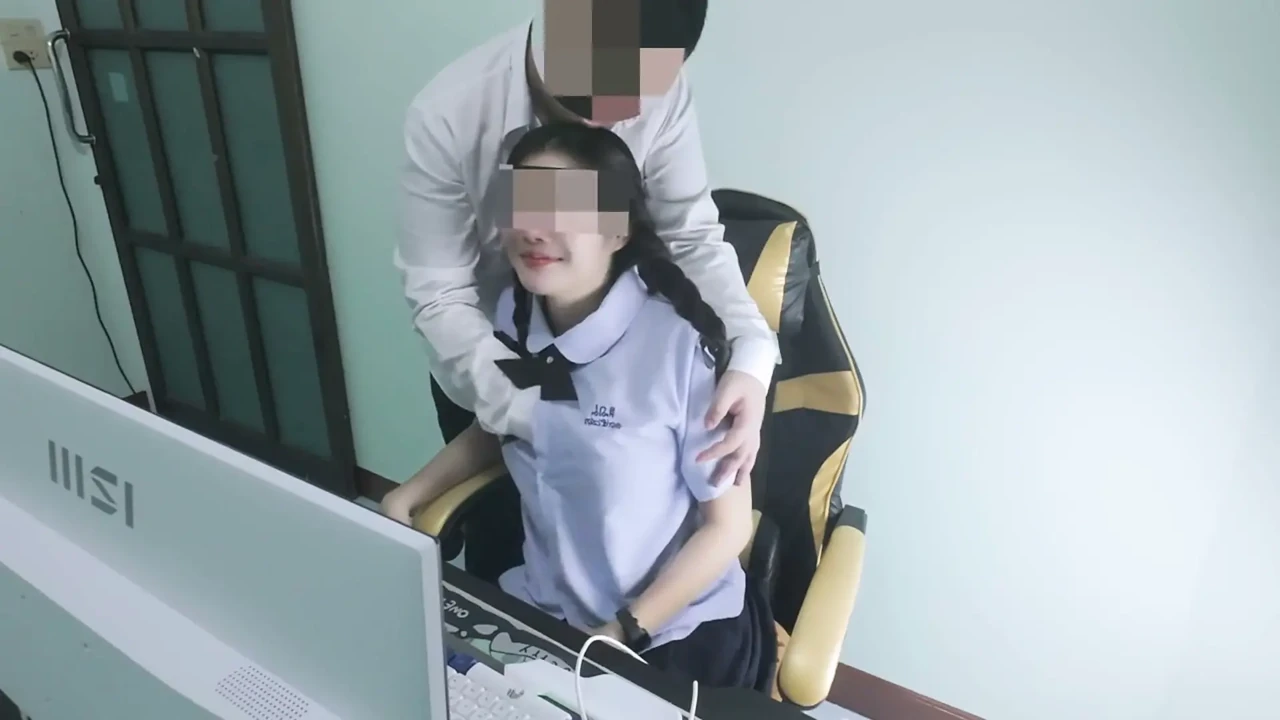 Thai Female Student Secretly Watches On The Computer Caught By A Senior Crying at home (clear Thai voice)18+