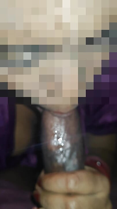 Žena puši huby kurac