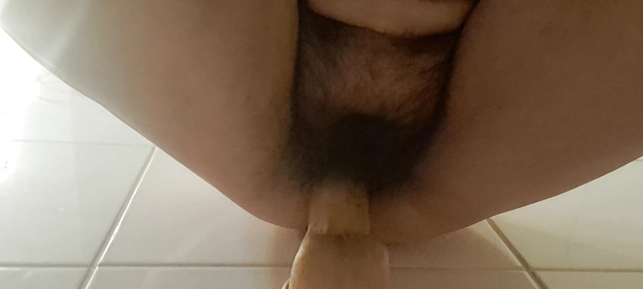 Milf swallowing her whole dildo in her delicious hole