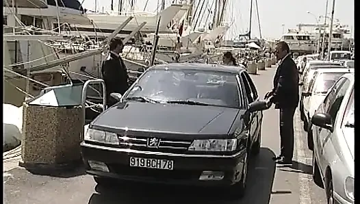 Memek dan toket aduhai cewek hot ini dientot dua kontol sekaligus